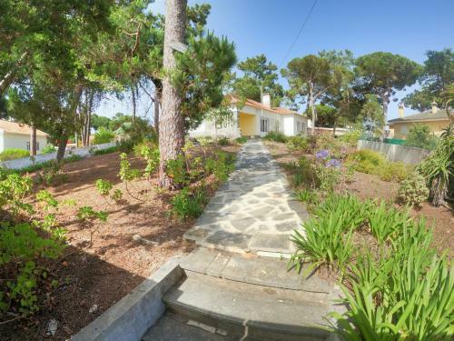 Sintra V4 House With Garden In Colares