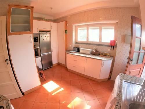 Sintra V4 House With Garden In Colares
