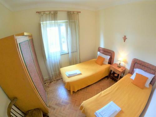 Sintra V4 House With Garden In Colares