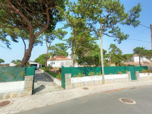 Sintra V4 House With Garden In Colares