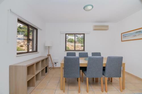 Vale De Centeanes Fabulous Apartment By Innkeeper