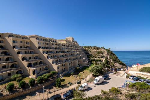 Vale De Centeanes Fabulous Apartment By Innkeeper