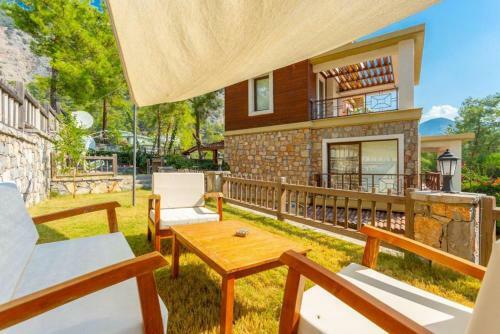G�cek'te Deniz Ve Orman Manzaral? 4+2 Emir Villa