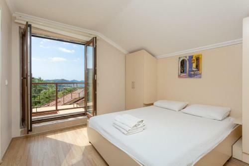 Deniz Ve Orman Manzaral? 4+2 Villa Almina