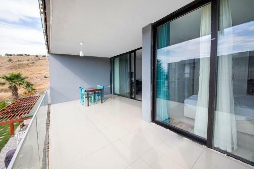 Secluded And Comfortable Villa With Shared Pool And Gym In Milas