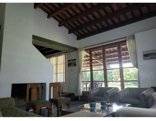 Casa En Barrio Privado 3 Dorm. / 3 Ba�os / Piscina