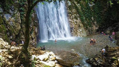 Hacienda Sagrada - Cascada El Tagual