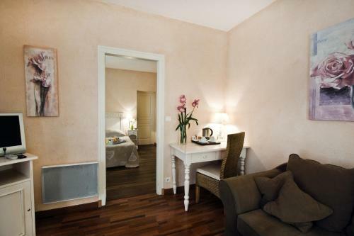 Hotel Logis Le Quai Fleuri