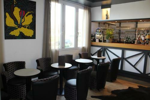 Hotel Logis Le Quai Fleuri