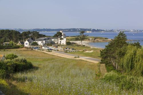 Domaine Des Roches Jaunes