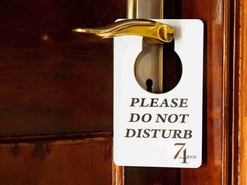 Hostal 74 On Retief Guesthouse