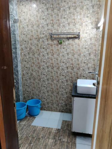 Hostal Luxury Room With Attached Balcony