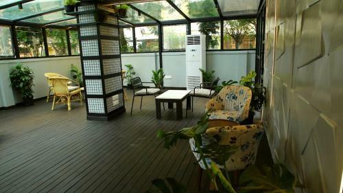 Hotel White Fern Stays
