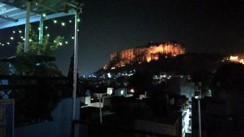 Hostal Shyam Palace P Guest House