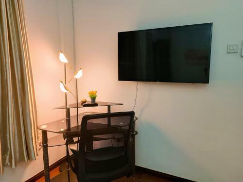 Amazing 4 Bedroom Townhouse With Ample Parking