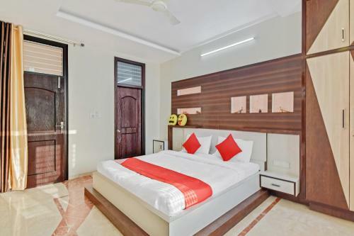 Hotel Oyo 63137 Ekansh Palace