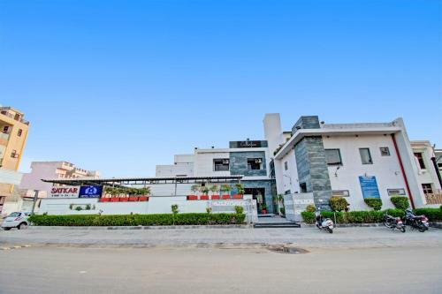 Capital O 91036 Hotel Stanza