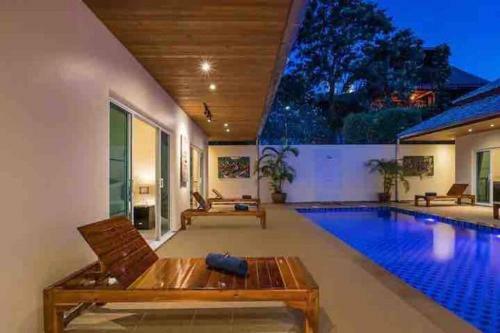 Villa Avec Piscine � Rawa�