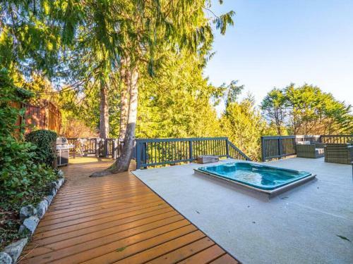 Ocean Friendly Amenities - Hot Tub, Great Location