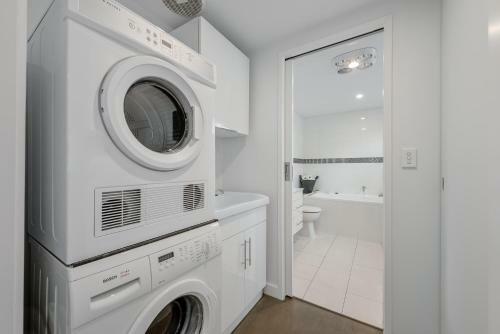 Villa Staycentral - Richmond Residence