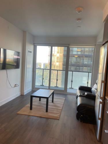 Apartamento Modern Condo On Bloor