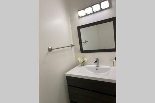 Apartamento Cheerful 3 Bedroom Resedential Home