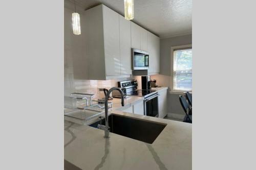 Apartamento Cheerful 3 Bedroom Resedential Home