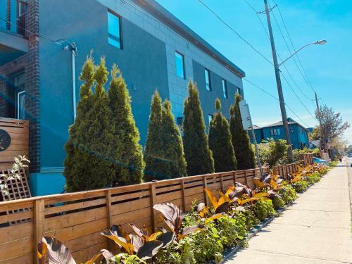 Signature 2 Bedrooms Apartment Space Share Toronto