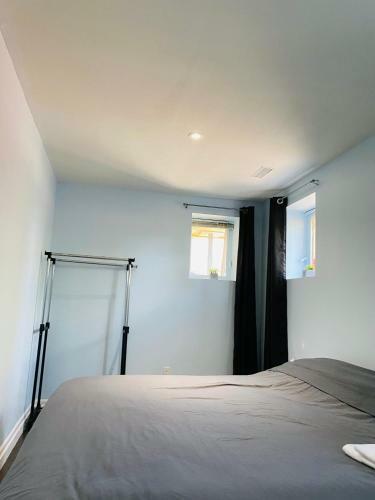 Signature 2 Bedrooms Apartment Space Share Toronto