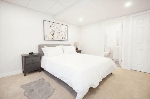 3br Condo With Free Parking And In-suite Laundry