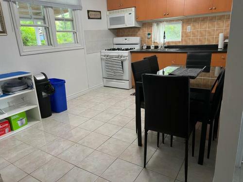Cheerful Beautiful Cottage 3 Bedroon