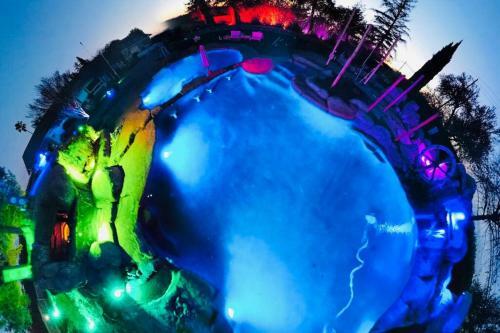 Midcentury Ranch With Grotto Pool And Spa