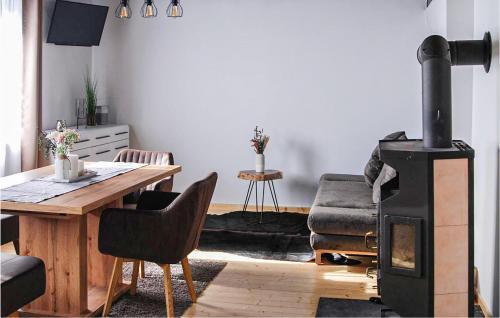 Awesome Home In Neckenmarkt With #184