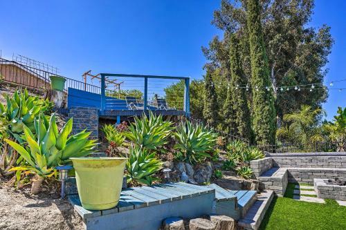 Orange County Abode With Fire Pit And Backyard!