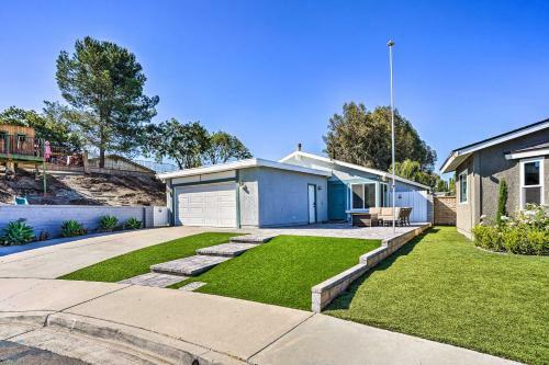 Orange County Abode With Fire Pit And Backyard!