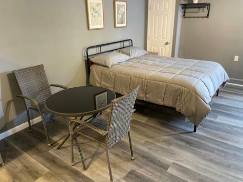 Hostal Spacious Suite With Private Entry
