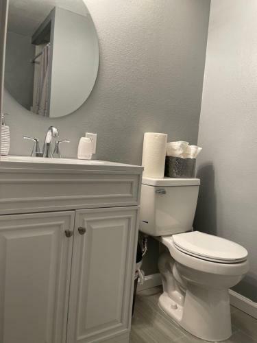 Hostal Spacious Suite With Private Entry