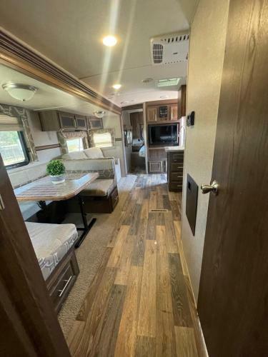 Rv3 Wonderfull Rv In Moval Private Freeparking Netflix