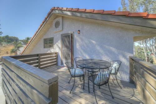 Apartamento 10 Acres Ranch W/ Horses, Pond, And More!