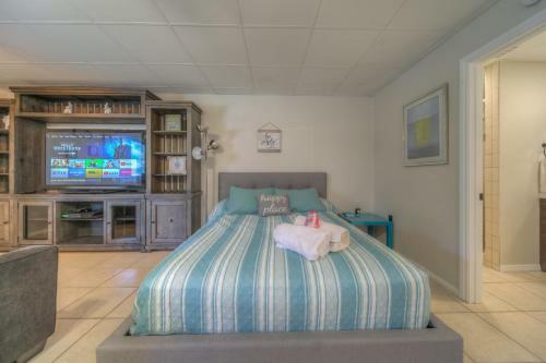 Apartamento 10 Acres Ranch W/ Horses, Pond, And More!