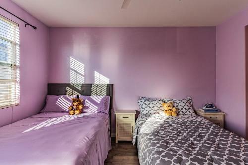Spacious 3br 3bath Townhouse 5-mins To Bay & Beach