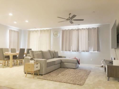 @ Marbella Lane - 3br Elegant House Laundry + P