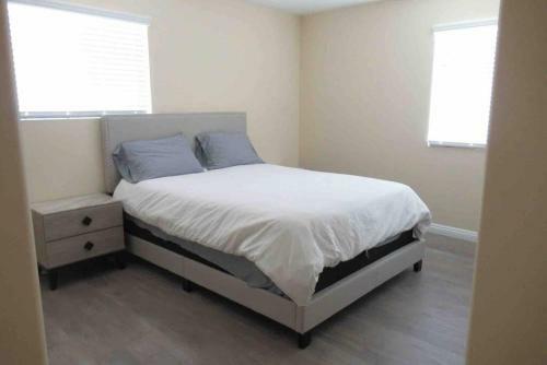 Cheerful 4-bedroom New House With Parking