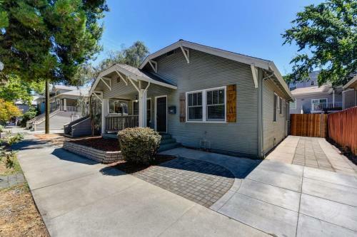 Gorgeous Midtown Get Away With Great Location