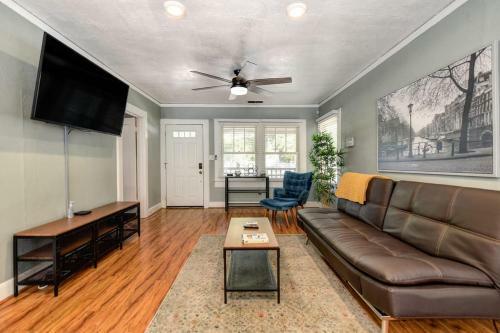 Gorgeous Midtown Get Away With Great Location