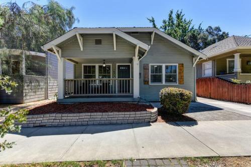 Gorgeous Midtown Get Away With Great Location