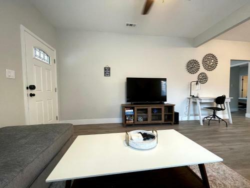 Sacramento Modern Bungalow Close 2 Ucd Med Center