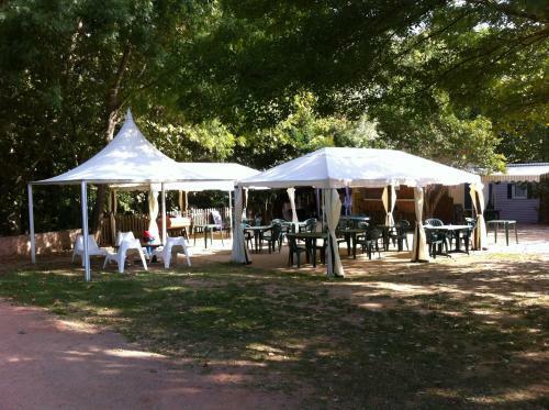 Camping Les Fougui�res