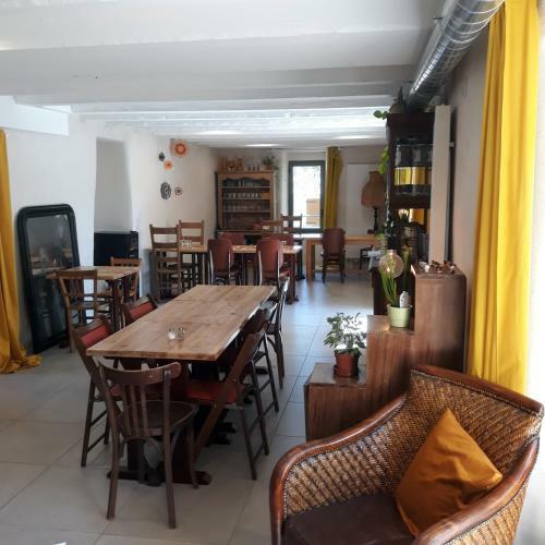 Posada Auberge Du Th�l�me