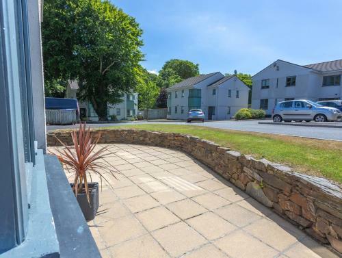 Spacious Ground Floor Apartment - Close To Beaches